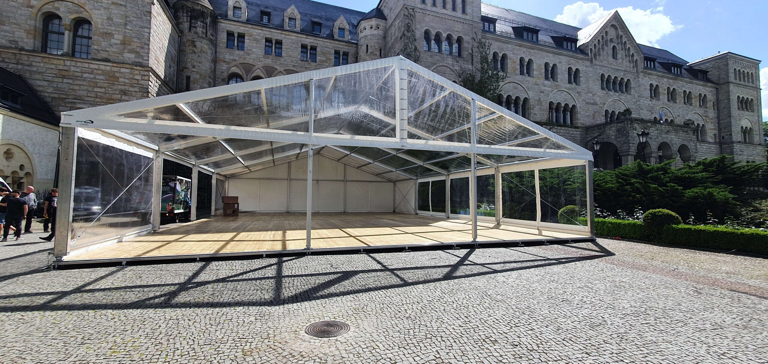 Namioty wielkogabarytowe